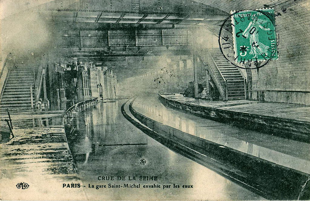 Gare st michel notre dame envahie par l'eau 1910
